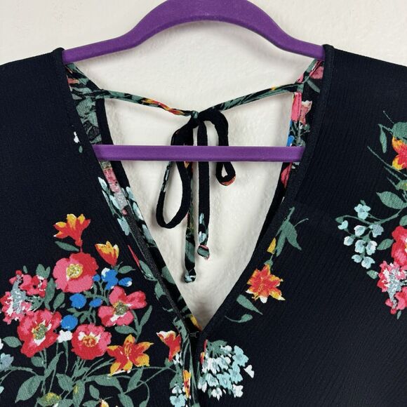 Xhilaration Gauzy Boho Flutter Sleeve Floral Cropped Wrap Top Black Pink Small - Picture 2 of 15